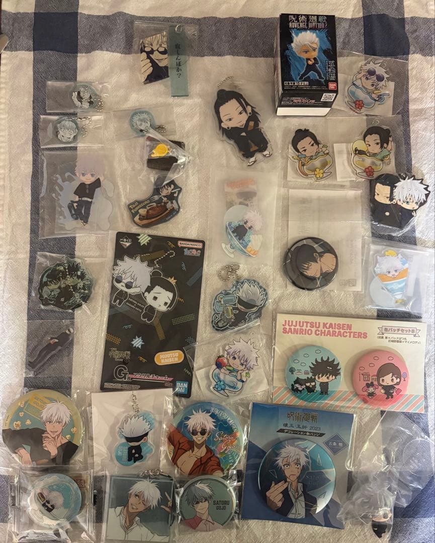 呪術廻戦 セガラッキーくじ ダイカットクッション缶バッジ 五条悟 等56点セット