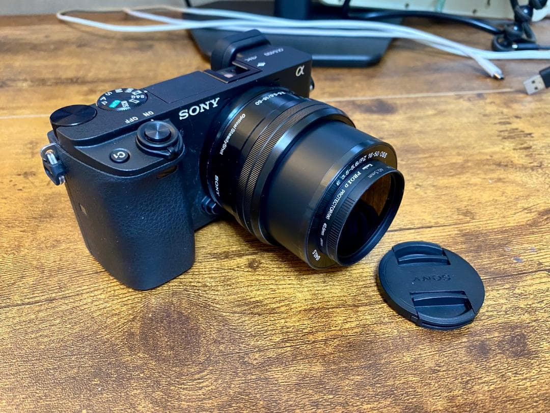 SONY α6400 ミラーレスカメラ パワーズームレンズキット 本体と三脚