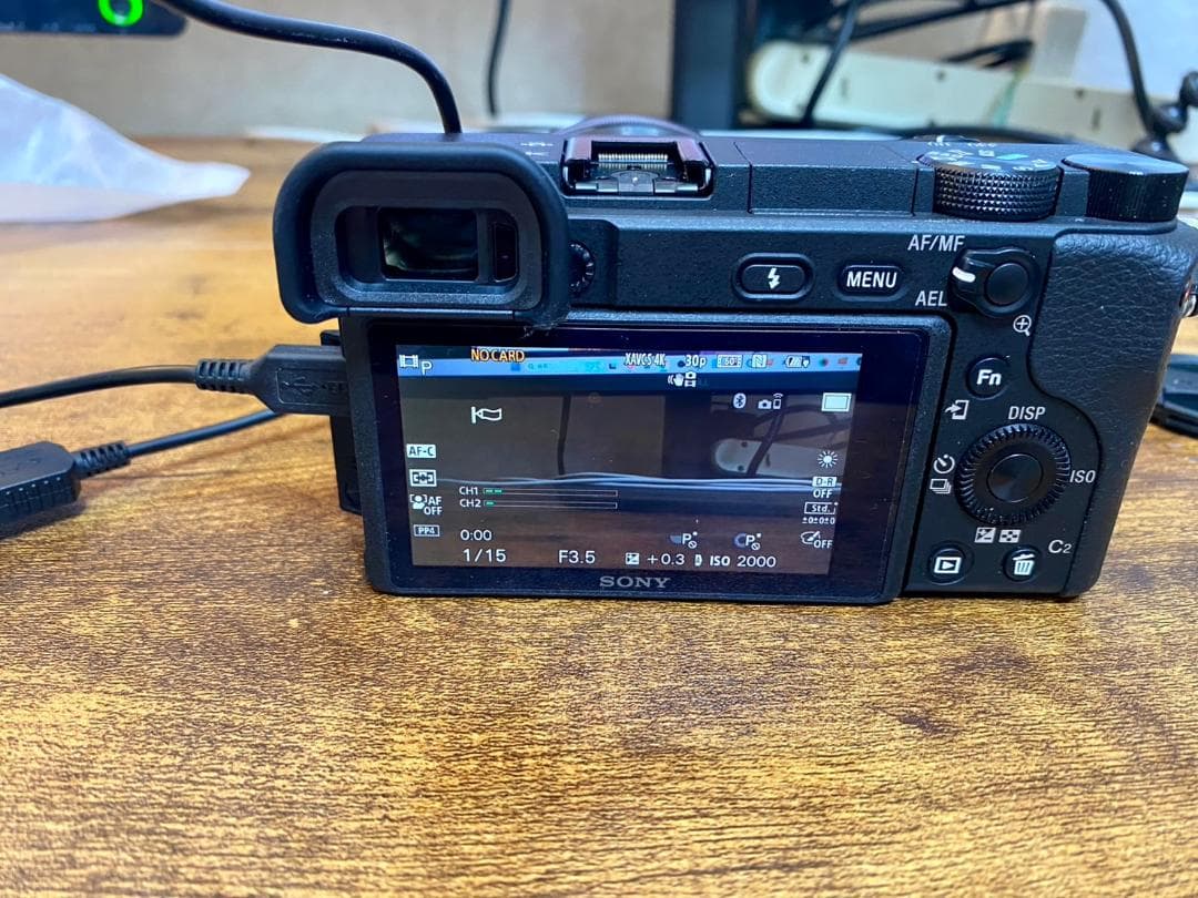 SONY α6400 ミラーレスカメラ パワーズームレンズキット 本体と三脚