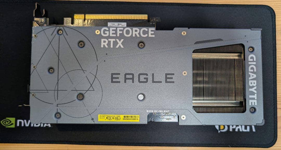 ショートサイズ26cm　GIGABYTE GEFORCE RTX 4070 Ti