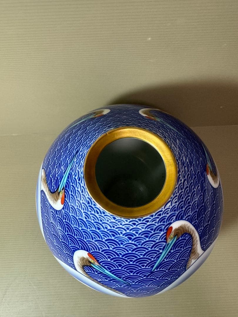 2886 香蘭社　鶴絵　青海波　花瓶　金彩