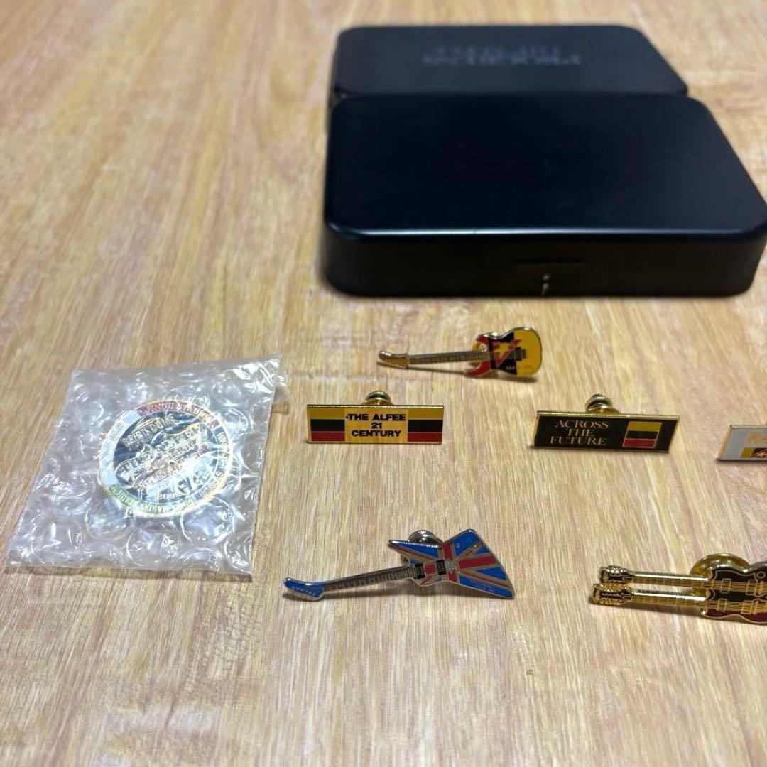 THE ALFEE ピンバッジ各種　メッセージ入りケース　まとめ売り