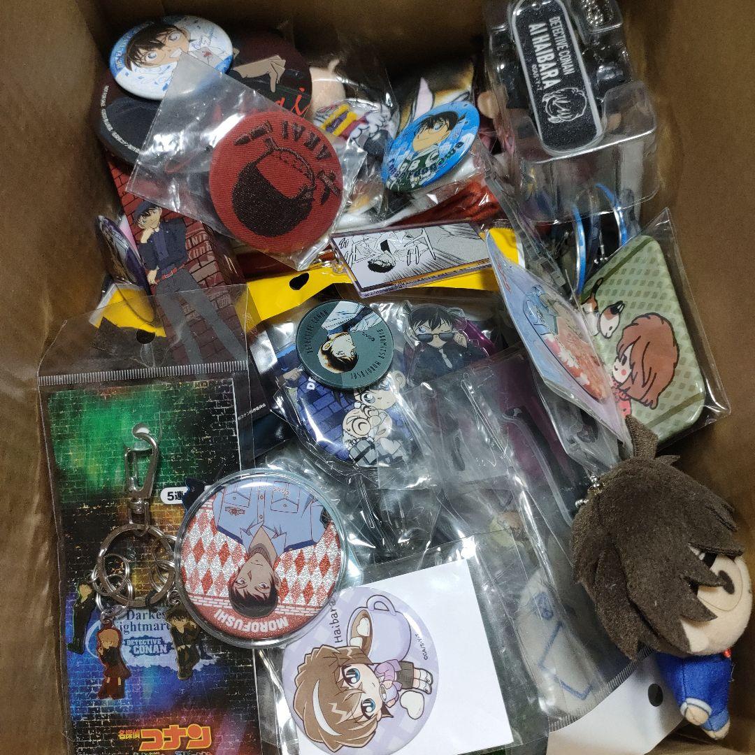名探偵コナン　まとめ売り　缶バッジ　キーホルダー　アクリルスタンド　約400点