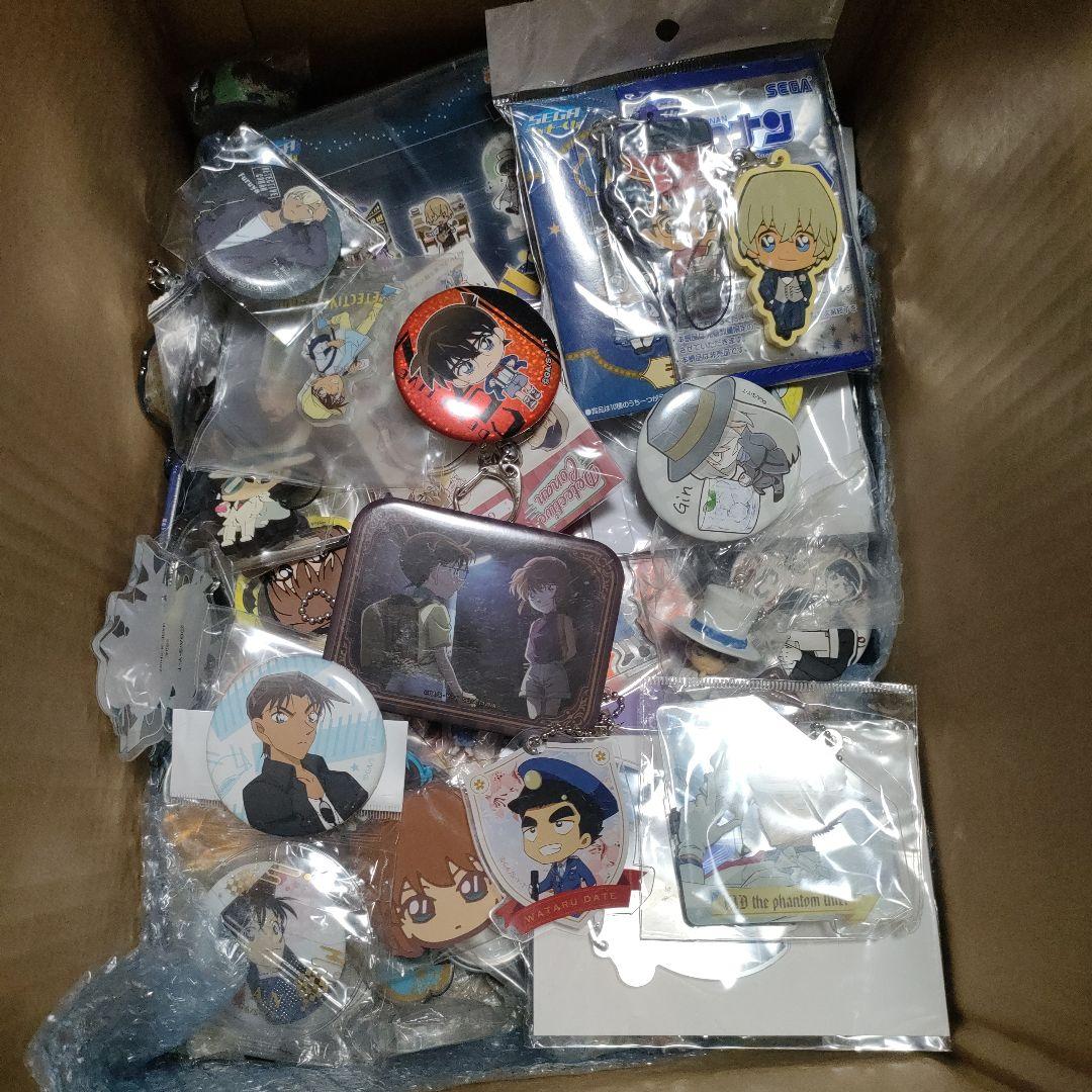 名探偵コナン　まとめ売り　缶バッジ　キーホルダー　アクリルスタンド　約400点