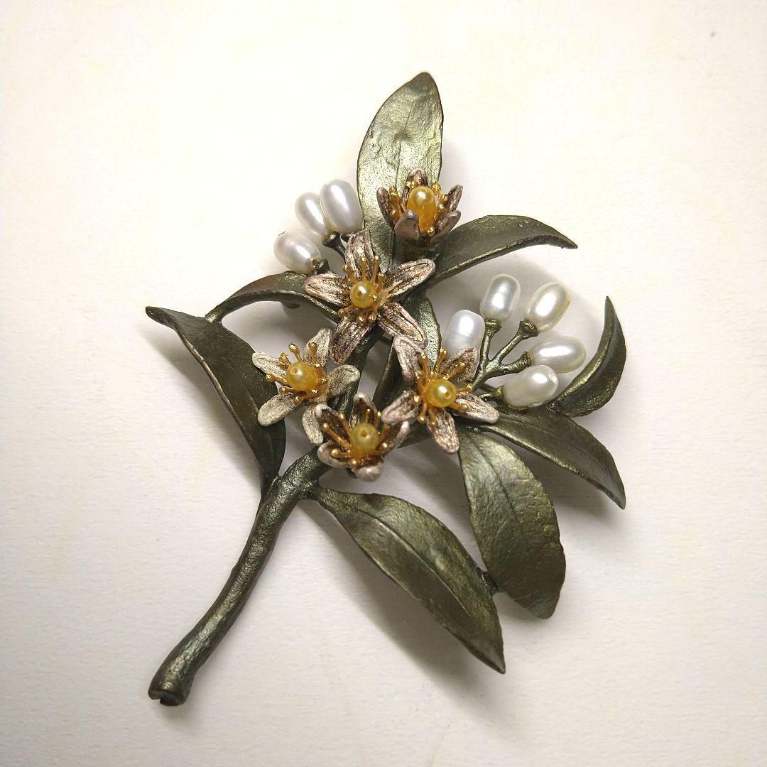 マイケルミショー　ブローチ