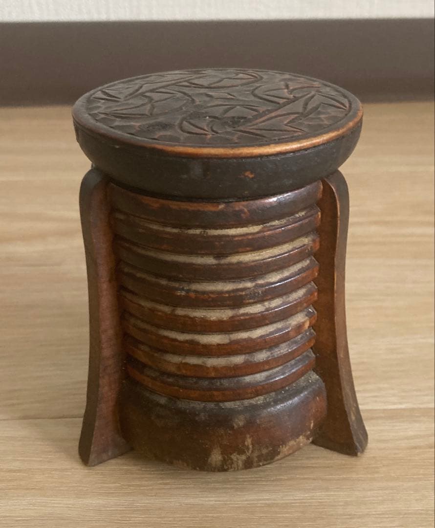 【稀少】アイヌ工芸　アイヌ紋様　手つき盆　シントコ小物入　脚付