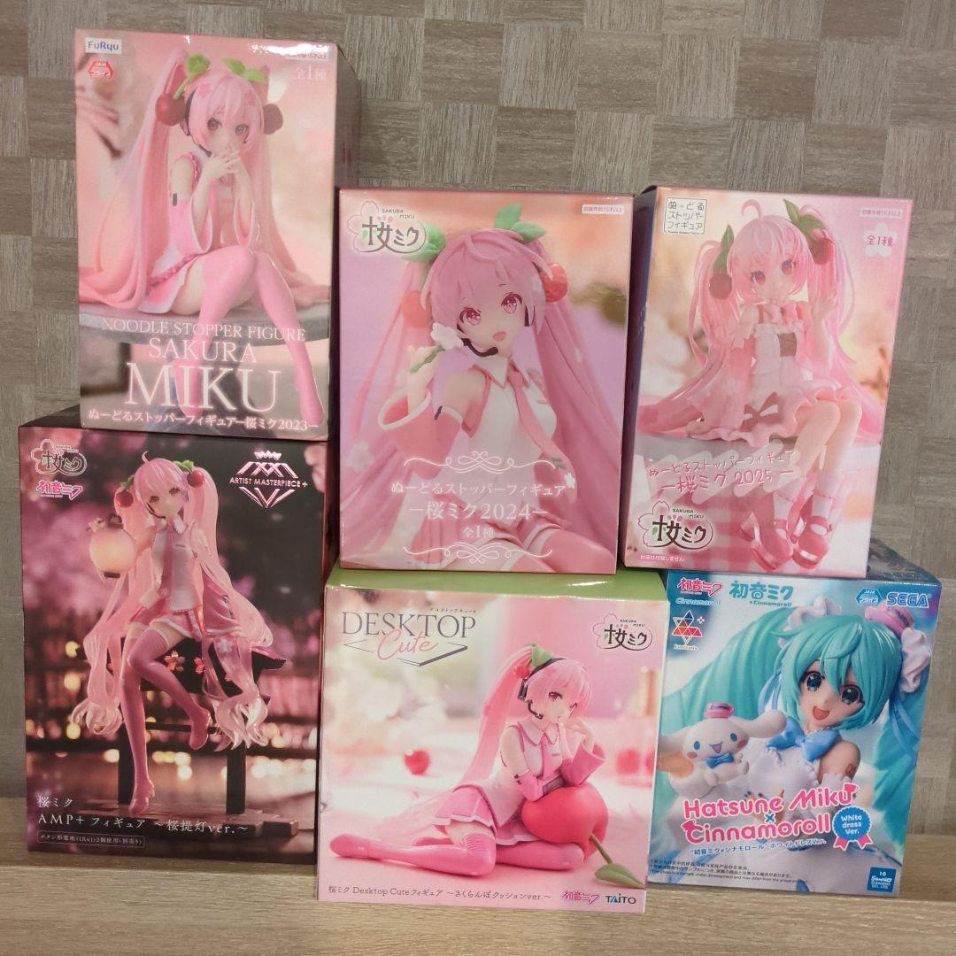 初音ミク　桜ミク　フィギュア　21体