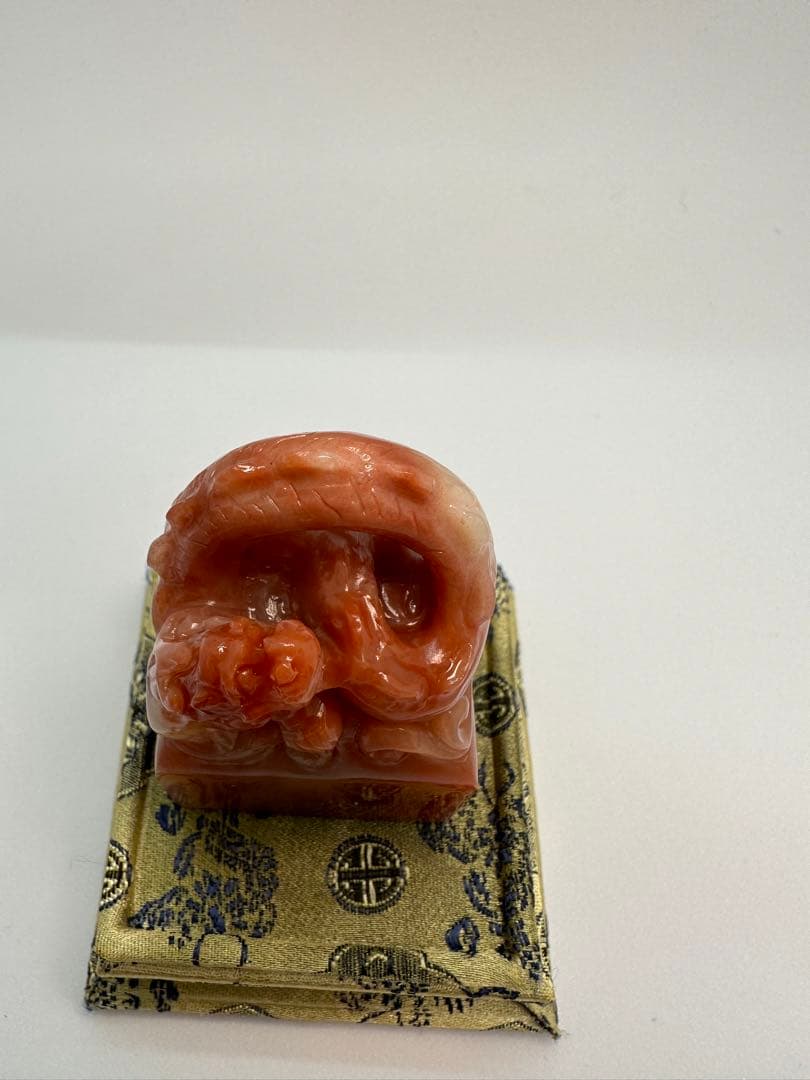 56 ラオス石　 手彫り　瑞獣　高級　印材　印石　篆刻　書道　落款　関防