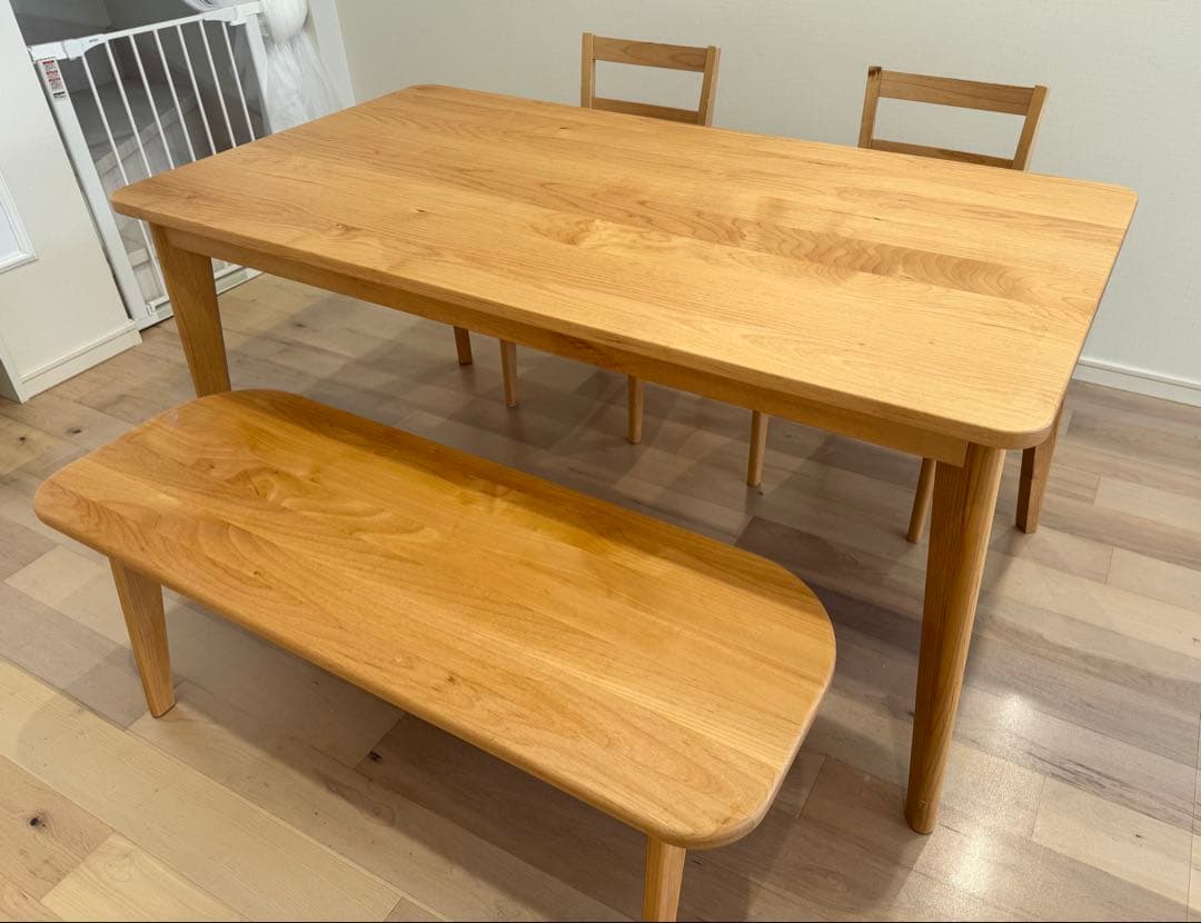 マユゲ犬！ 堀田木工所 無垢 ダイニングテーブルのみ 150 引き取り可