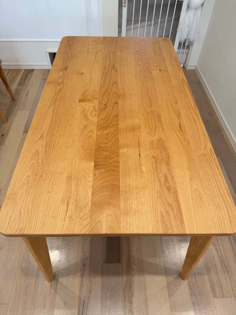マユゲ犬！ 堀田木工所 無垢 ダイニングテーブルのみ 150 引き取り可