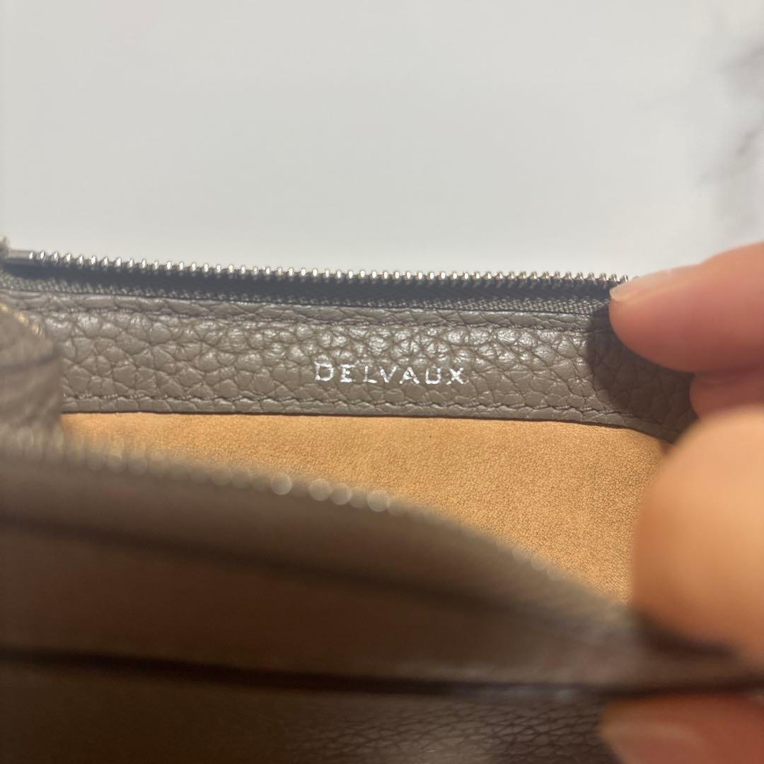 デルヴォー　パン D マルチファンクション　財布