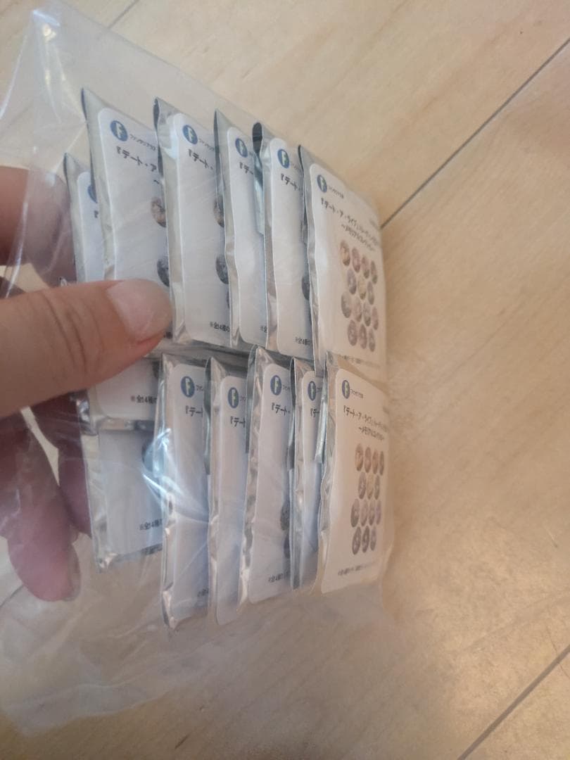 新品デート・ア・ライブメモリアルコレクション　トレーディング缶バッチ14個セット