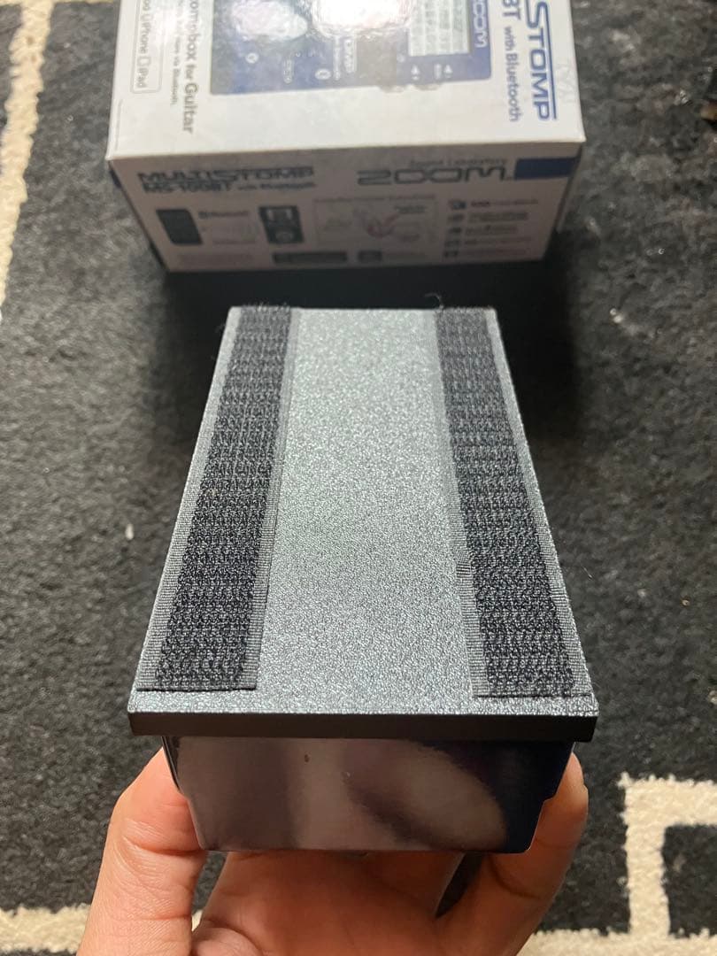 ZOOM マルチストンプ　ms100bt 台座付き