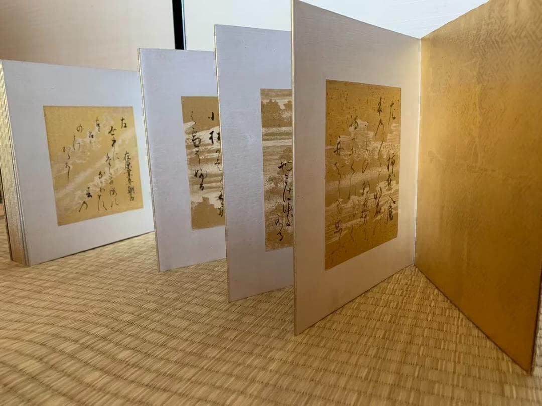 三十六歌仙 純金装飾 金襴表紙 和歌折帳 36面