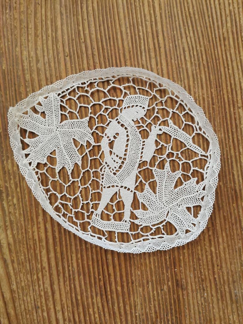 アンティーク ポワンドヴェニスレース ブラーノ島ドイリー ボビンリネン装飾付