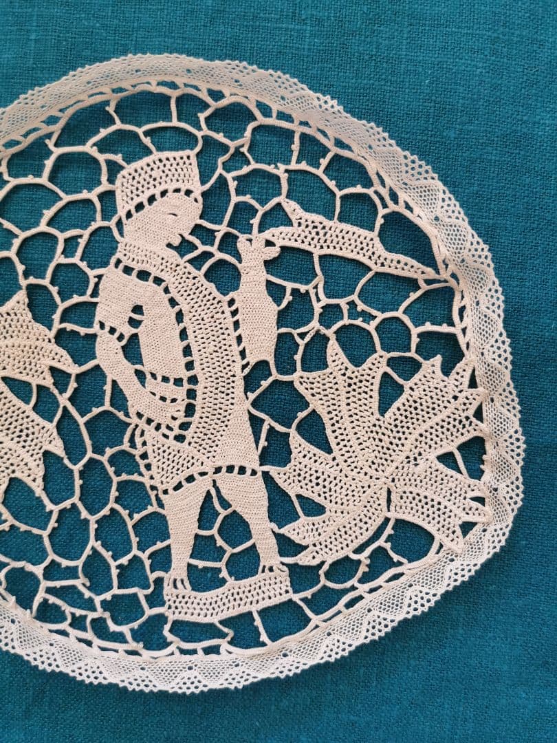 アンティーク ポワンドヴェニスレース ブラーノ島ドイリー ボビンリネン装飾付