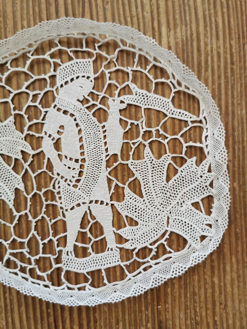 アンティーク ポワンドヴェニスレース ブラーノ島ドイリー ボビンリネン装飾付