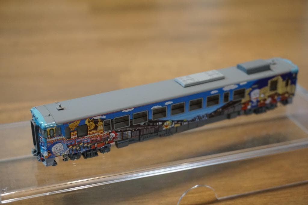 TOMIX キハ40　2137 氷見線・城端線　ハットリくんラッピング塗装　M車