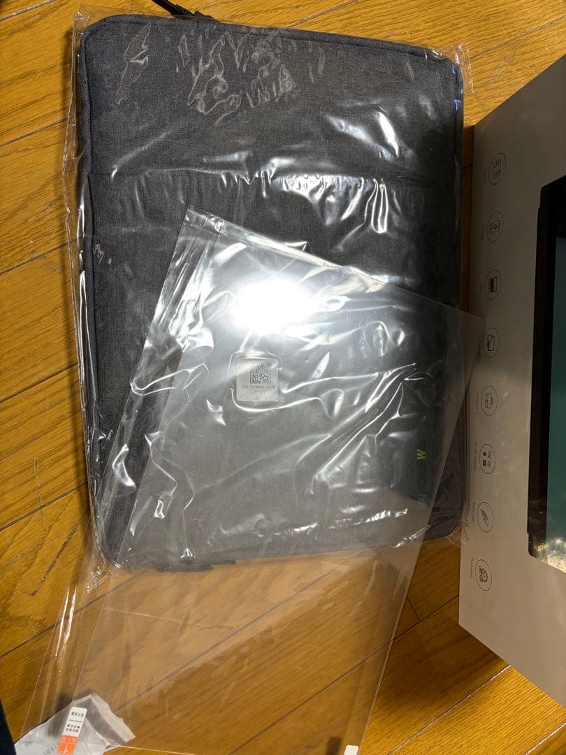 EWEI モバイルモニター 15.6インチ OLED(有機EL)