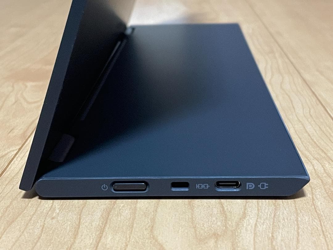 ThinkVision M14d（14型モバイル/2240×1400/IPS）