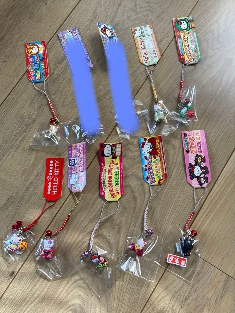 ハローキティご当地ストラップ&タオル約64点