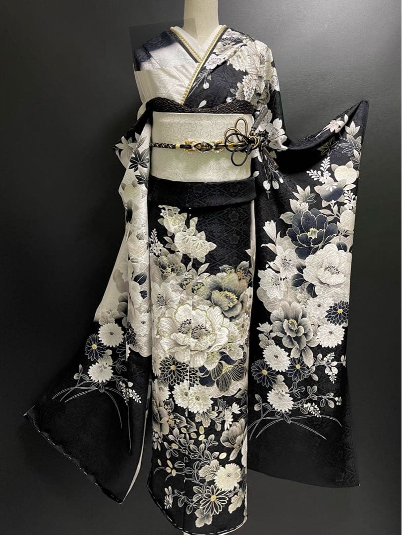 クール系モノトーンコーデ 振袖＋帯揚げ＋帯締め【白金彩刺繍振袖◆吉祥花】