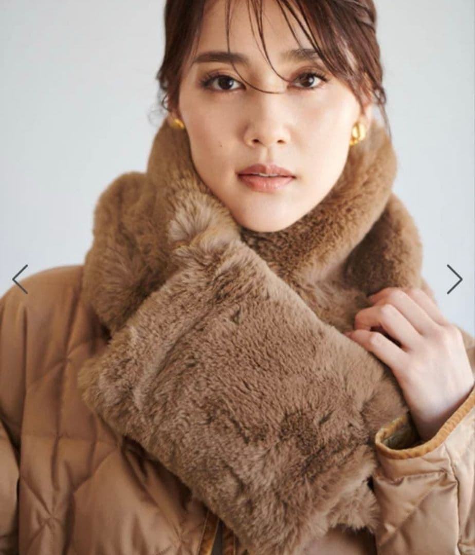 上*ん様 ロペ タイオン リモンタ フェイクファー ダウン マフラー キャメル