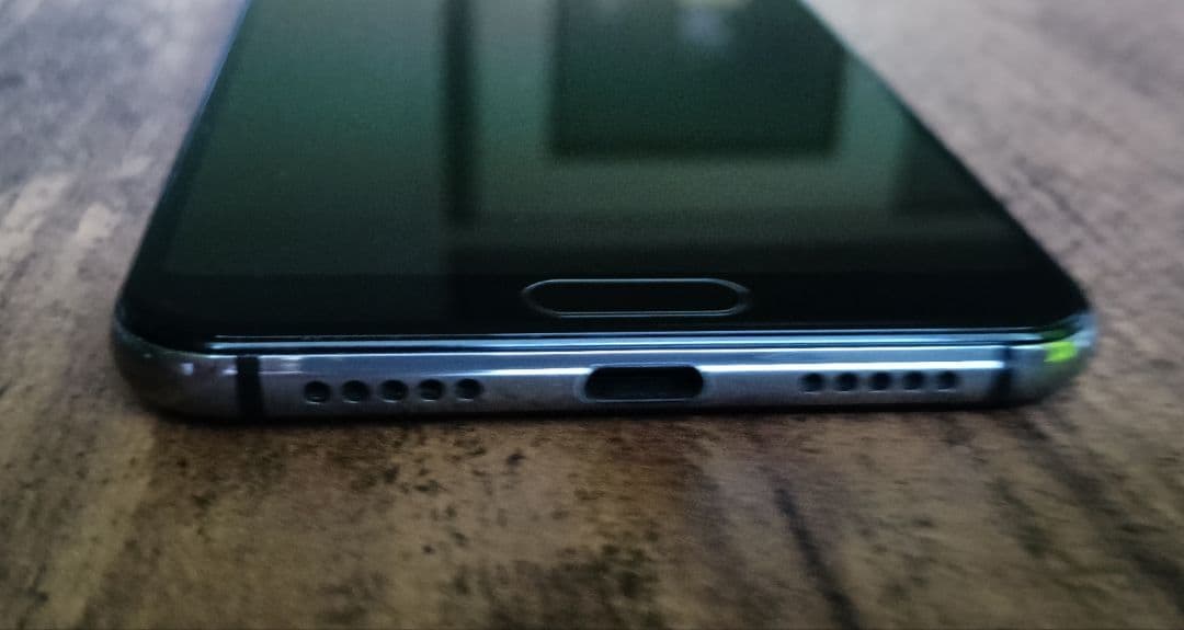 SIMロック解除済　美品HUAWEI P20 Pro HW-01K本体のみ