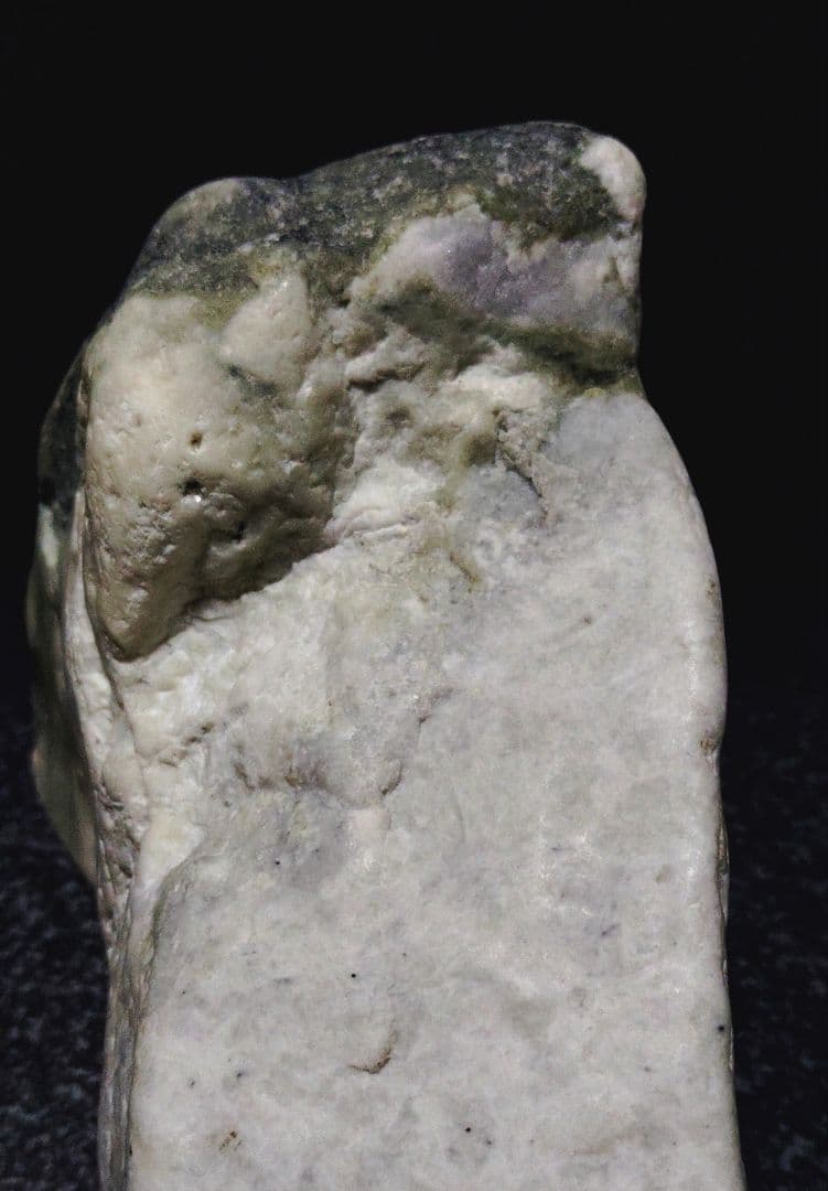 ★翡翠原石★糸魚川硬玉【小滝灰ラベ・転石・切り出し❷1528ｇ】