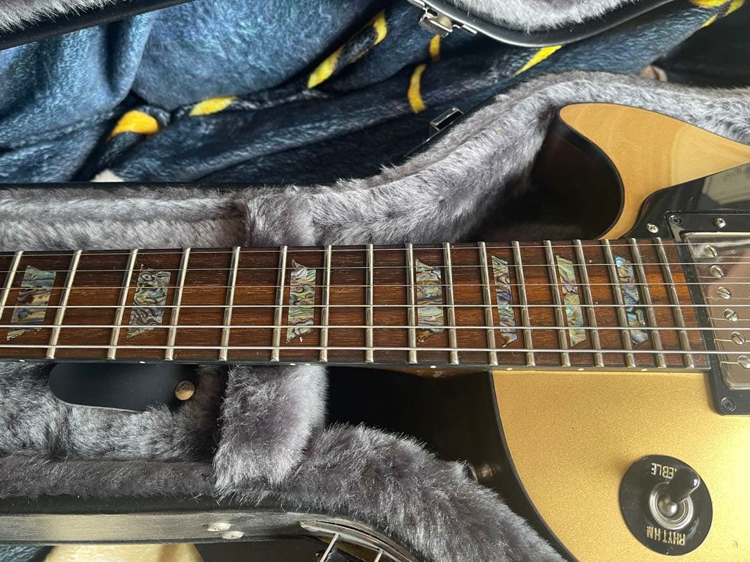 エピフォンスラッシュレスポールゴルドトップ