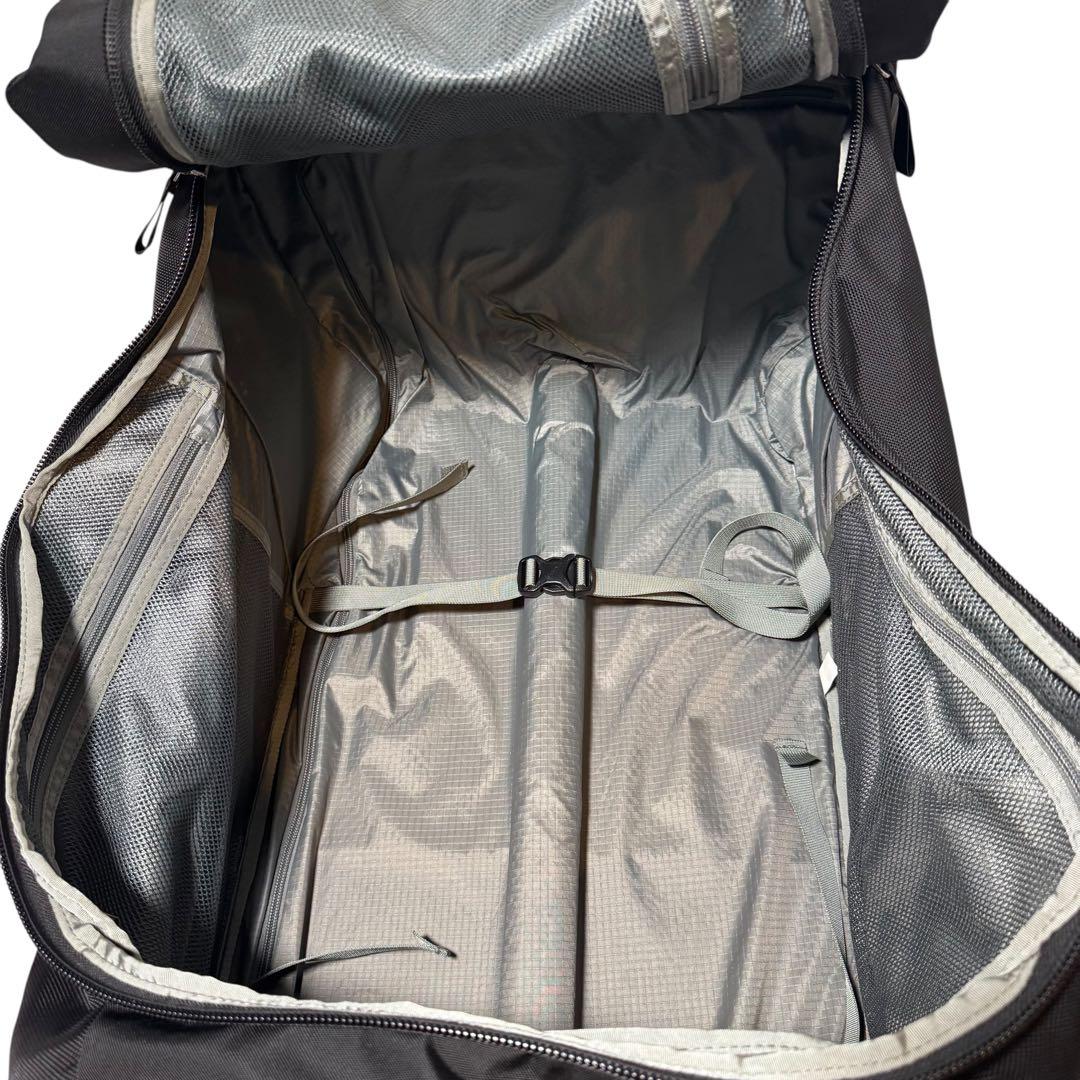 【美品】モンベル ウィーリーバッグ80L キャリーバック 旅行カバン ブラック