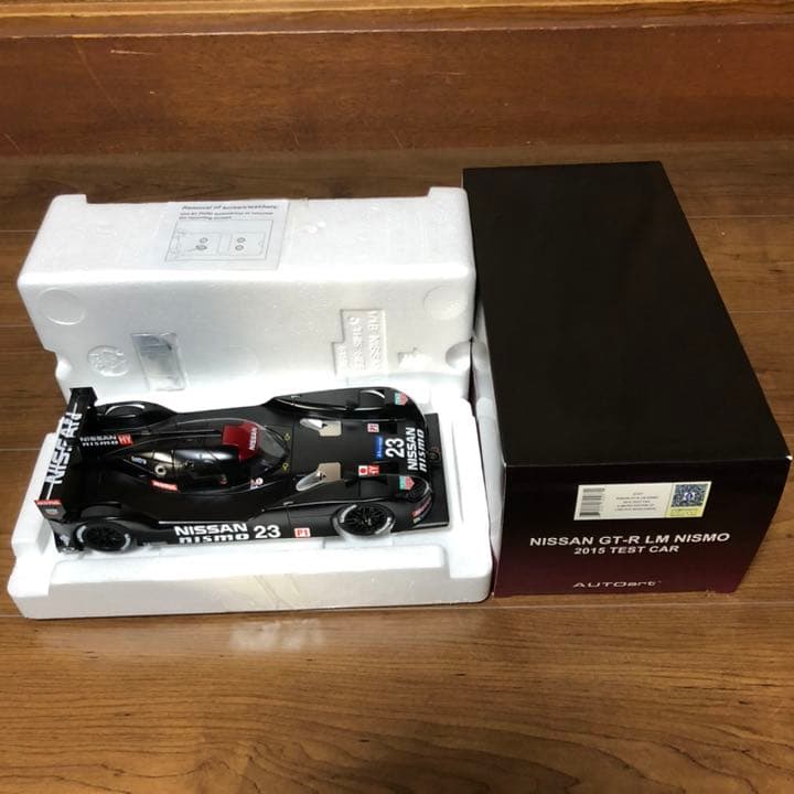 オートアート1/18　NISSAN GT-R LM NISMO