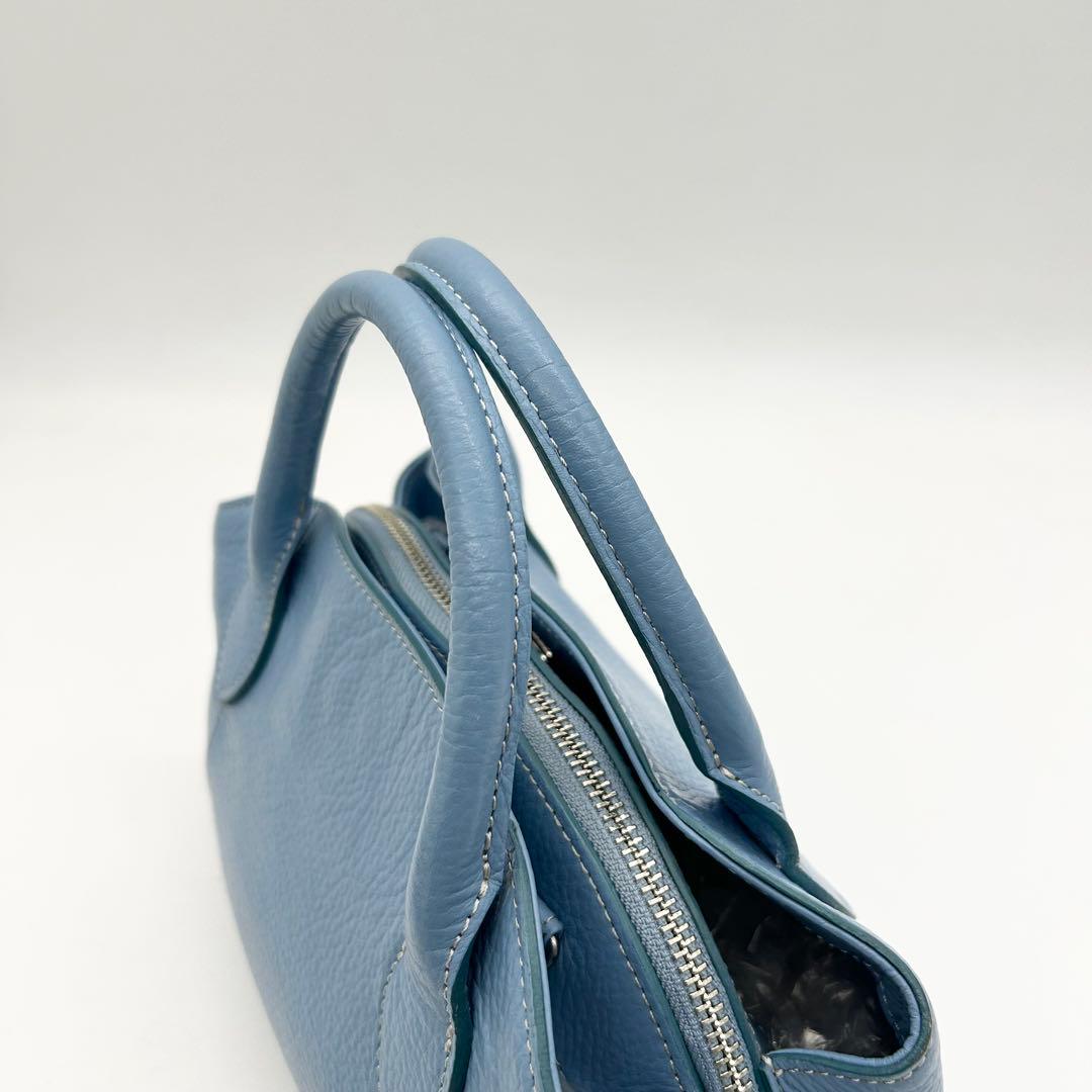 極美品　レオナール　ショルダーバッグ　2way　レザー　水色　ロゴ　斜め掛け◎