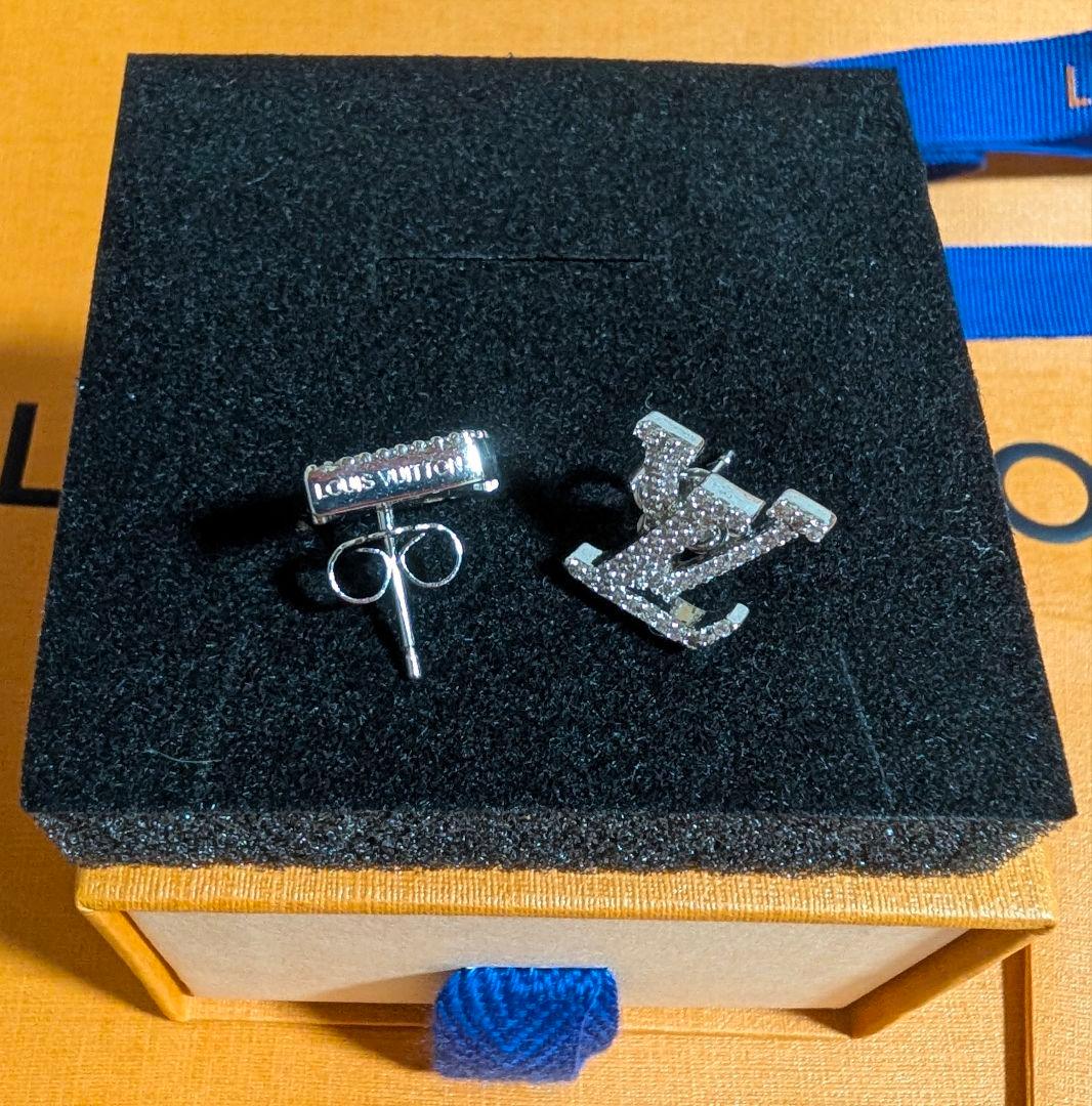 ルイヴィトン LV アイコニック ストラスピアス