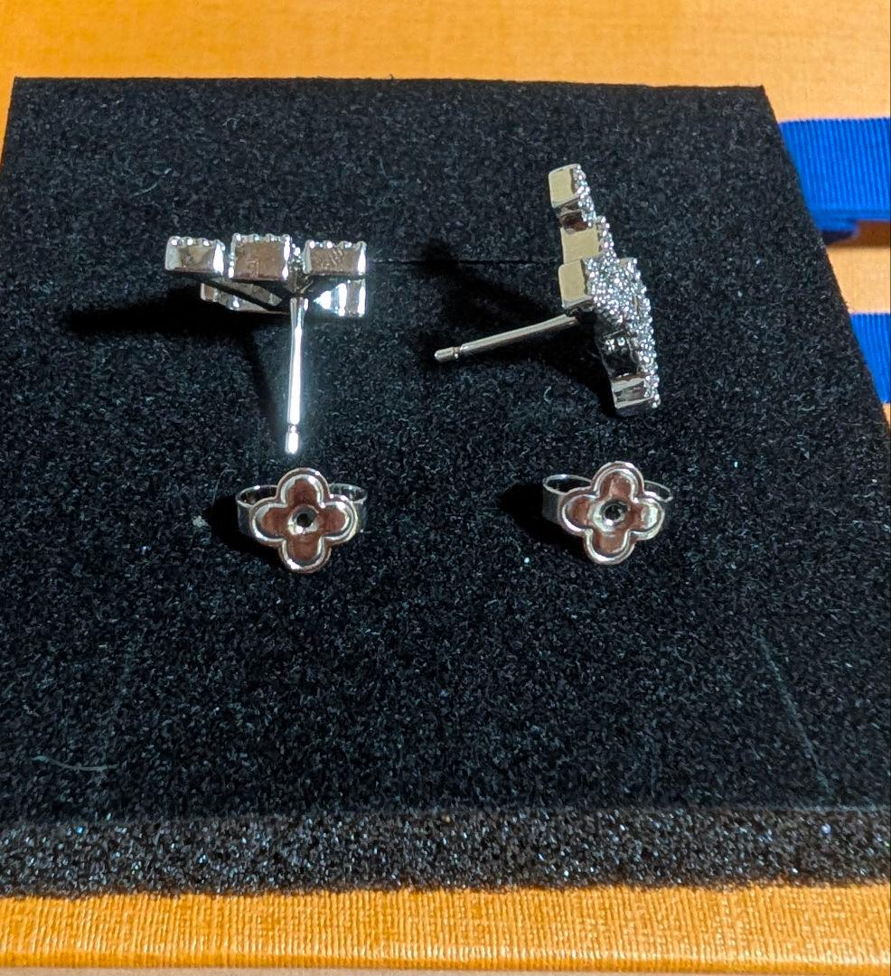 ルイヴィトン LV アイコニック ストラスピアス