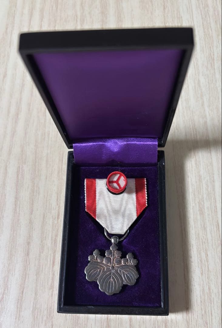 美品 日本海軍 勲章 勲八等白色桐葉章