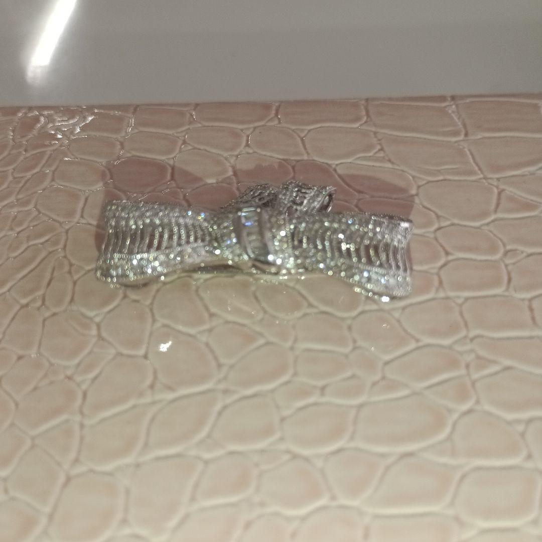 K18エレガント リボン型 ダイヤモンド装飾ブローチ