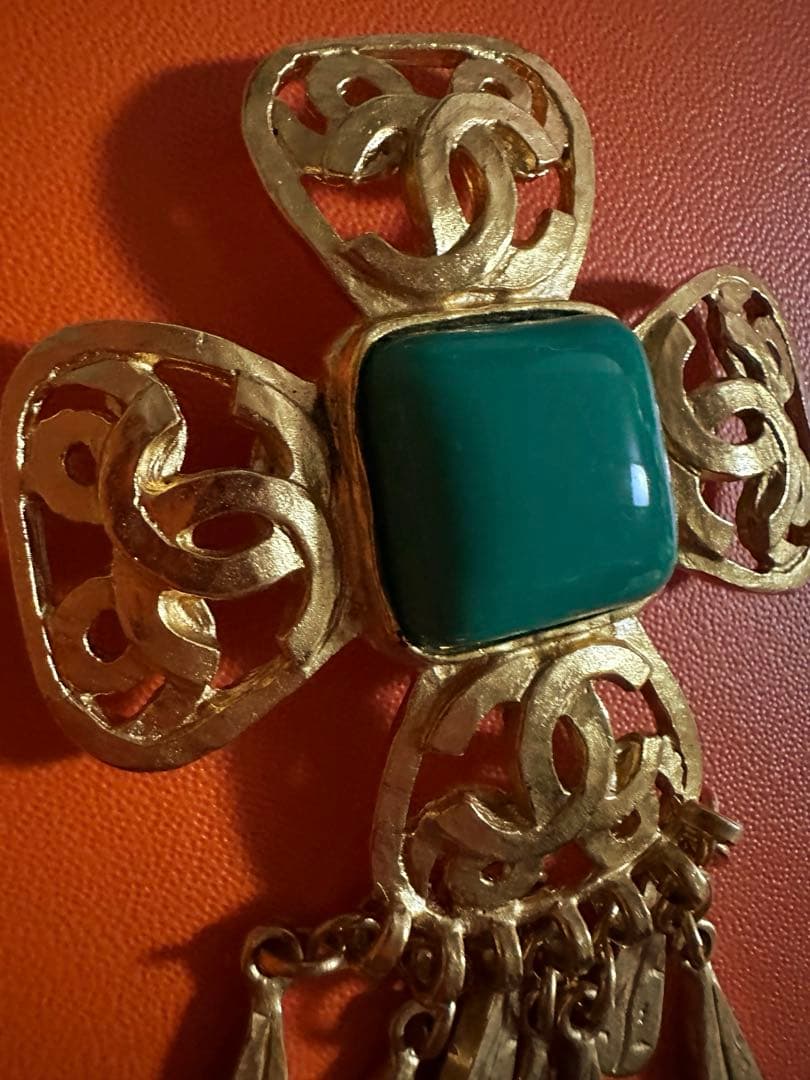 大きめCHANEL シャネル クロス型ブローチ ターコイズ色 ヴィンテージ