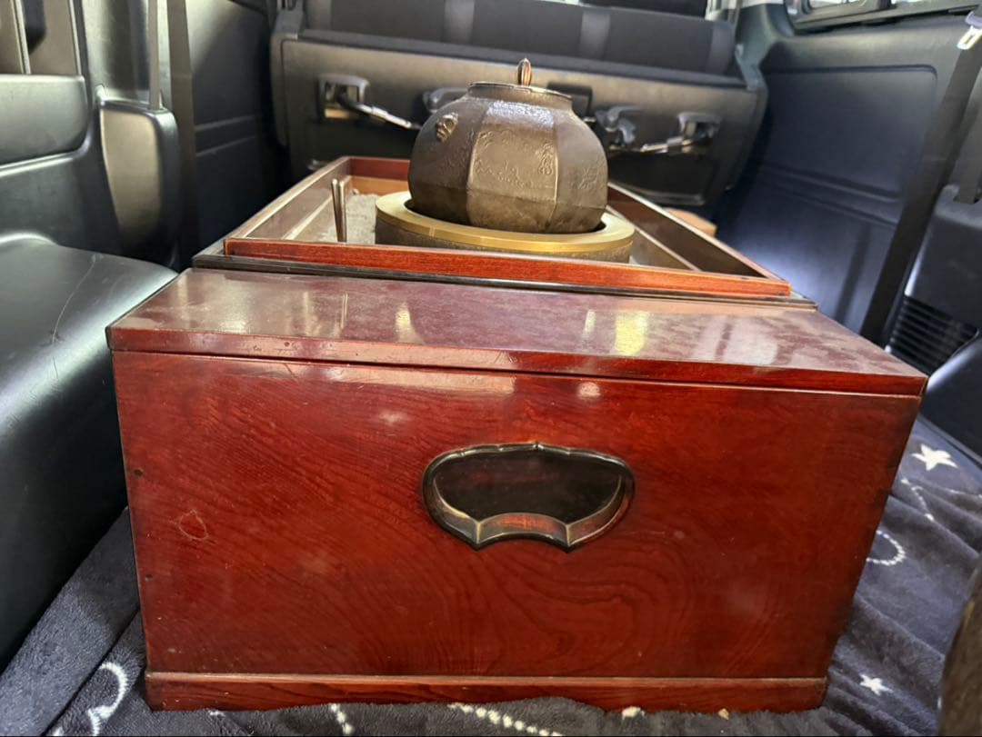 【特大・極美品】高級長火鉢 一式　横幅130cm 鉄瓶/灰/五徳/火箸 完備