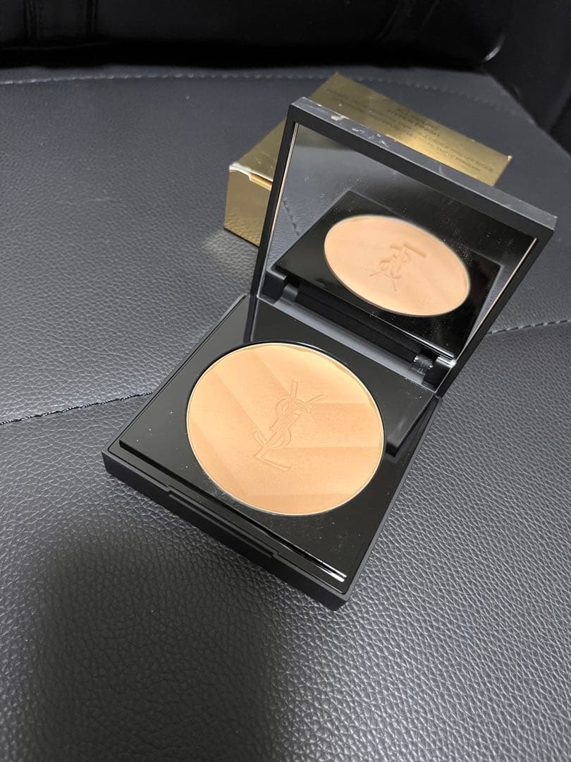 イヴサンローラン オールアワーズ ハイパープレストパウダー