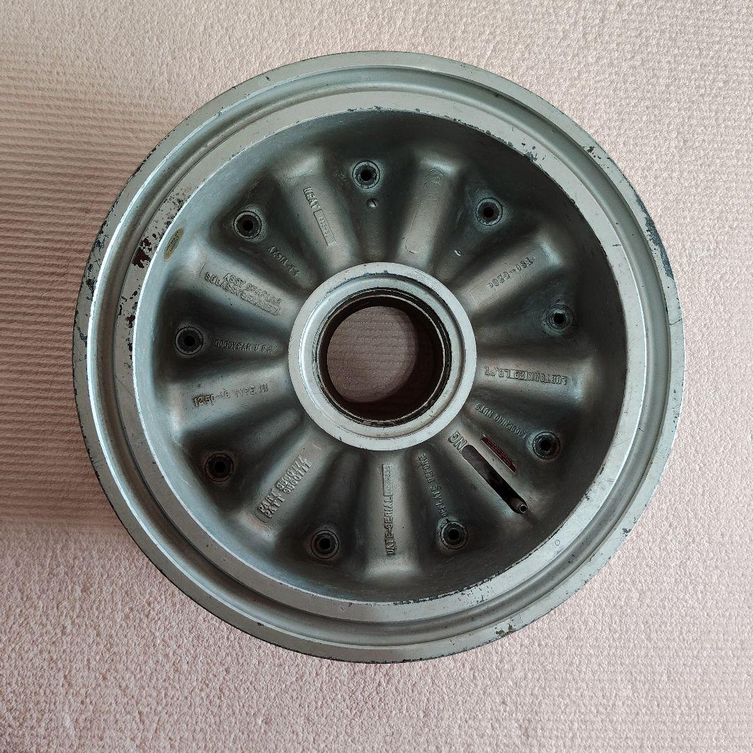 ◎超超希少品◎　航空機部品YS-11のホイール1個　マニア向け