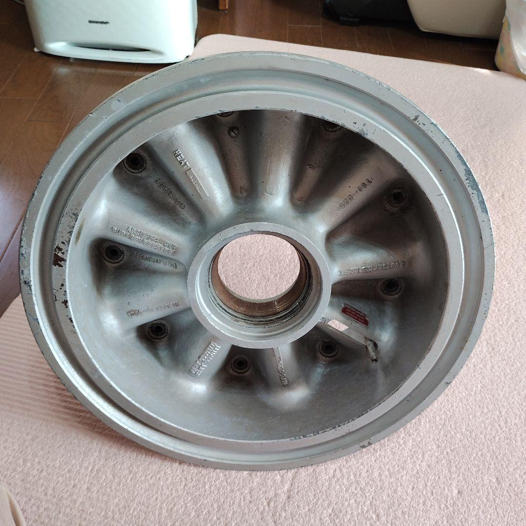 ◎超超希少品◎　航空機部品YS-11のホイール1個　マニア向け