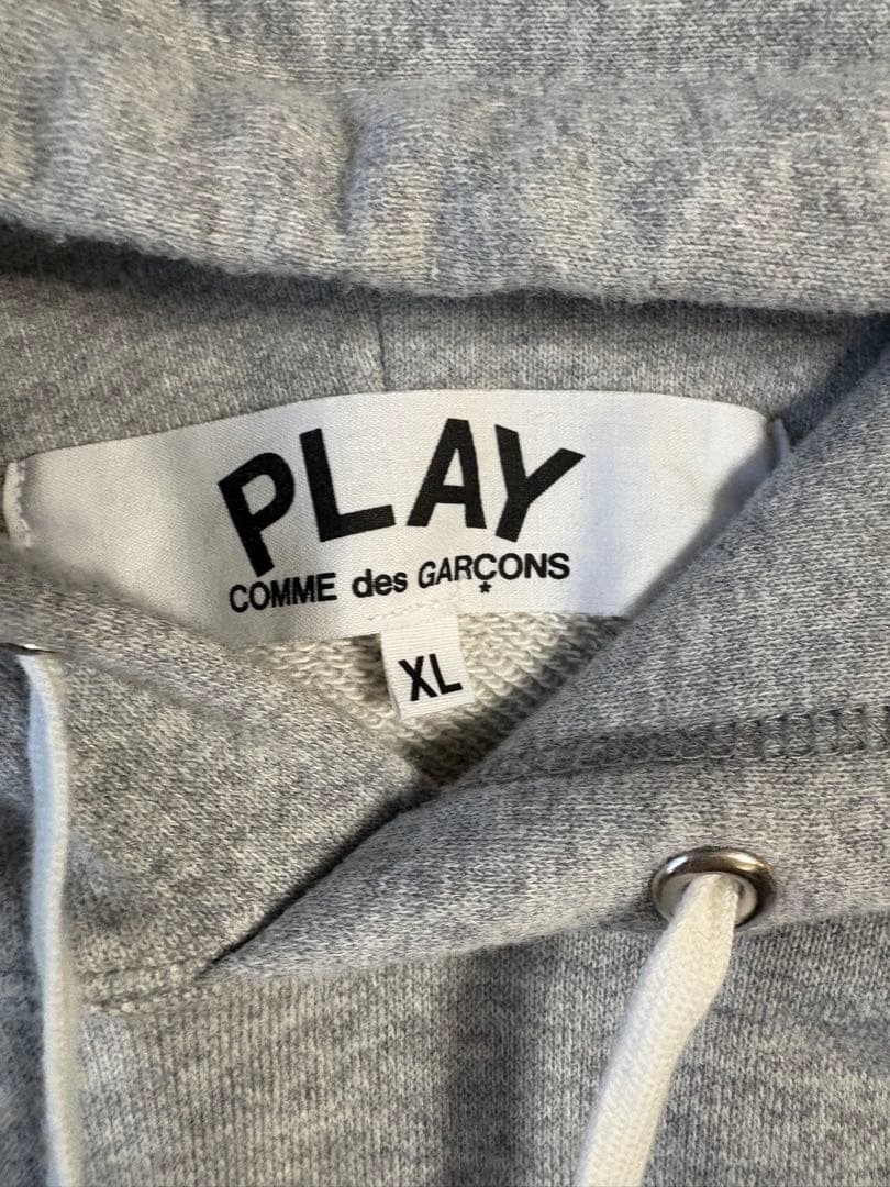 PLAY COMME des GARÇONS グレー パーカー XL