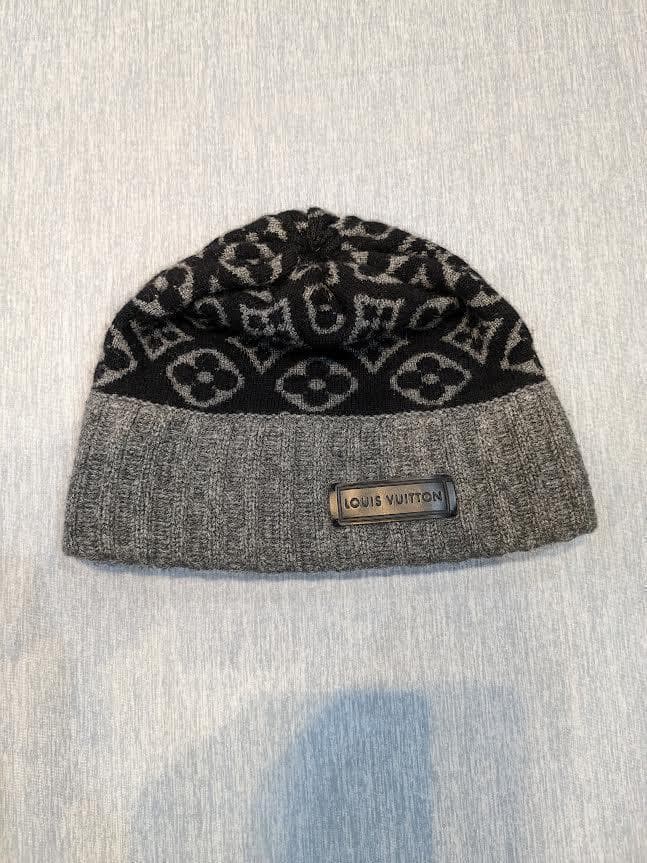 ルイヴィトン LOUIS VUITTON　ニット帽　カシミア100% 美品