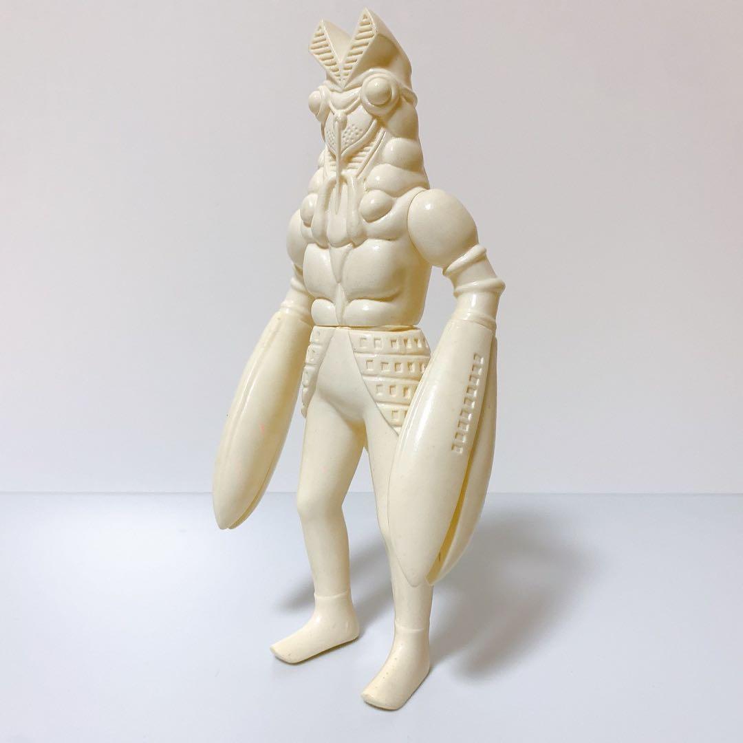 【激レア】バルタン星人（ホワイト成型）｜旧ウルトラ怪獣シリーズ／001