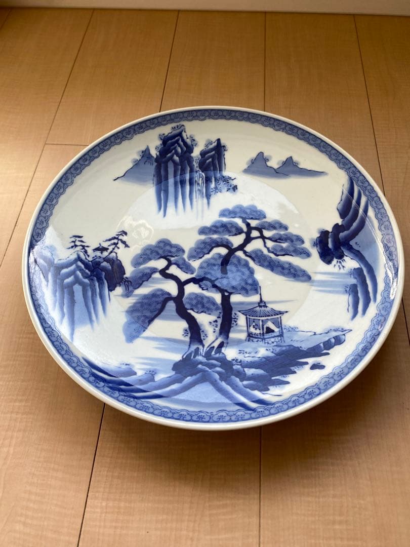 美品 有田焼 峯山作 染付 大皿 飾り皿 直径約38cm 山水風景 松文 亭