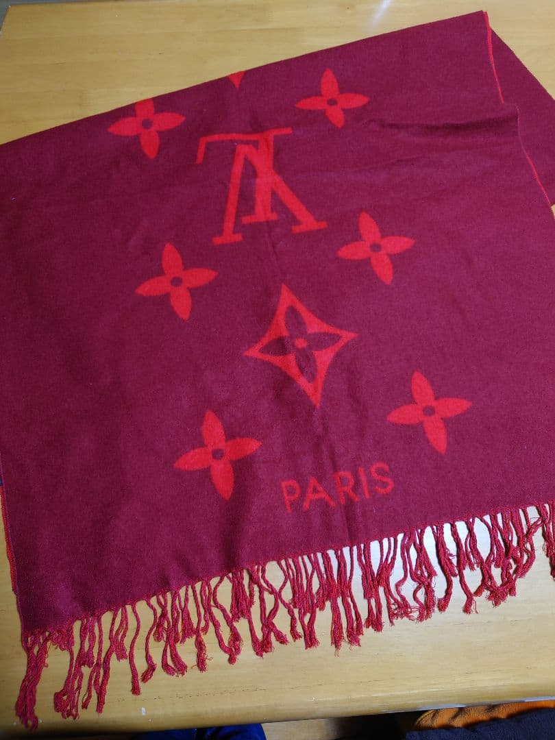 LOUIS VUITTONマフラー 本日限り　早期終了あり