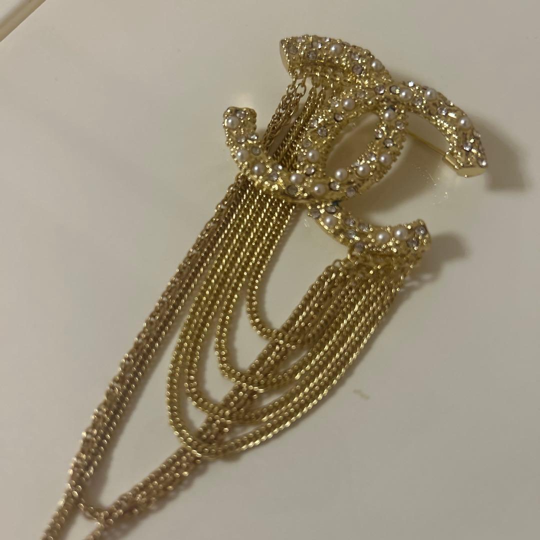 さぁーやCHANELゴールド CCロゴ ブローチ①