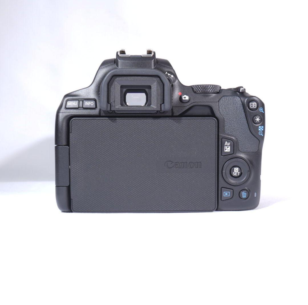 おまけ多数★Canon kiss X10★トリプルレンズ　初心者オススメ