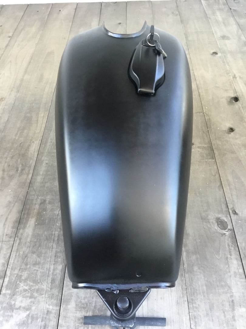 SR400 ガソリンタンク　マットブラック　自家塗装